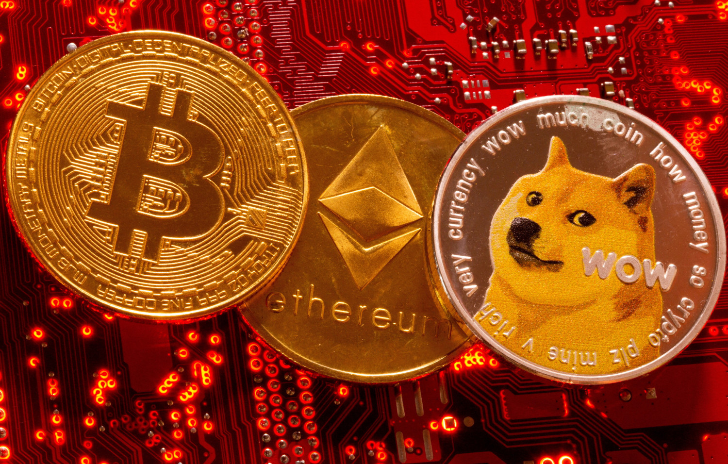 ilustración montre les crypto monnaies bitcoin ethereum et dogecoin 20230420164513