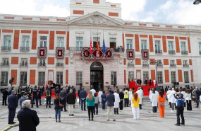 ep a presidenta regional isabel diaz ayuso c preside hoy sabado en la madrilena puerta del sol las