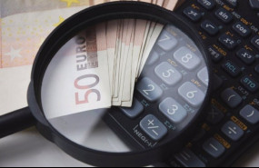 ep archivo   calculadora dinero foto de recurso