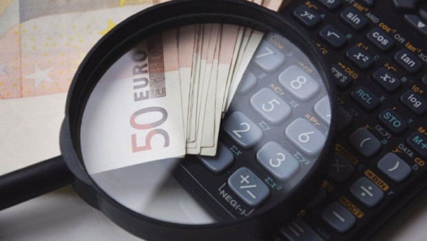 ep archivo   calculadora dinero foto de recurso