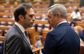 ep archivo   el ministro de economia carlos cuerpo y el diputado del pp juan bravo en una imagen de