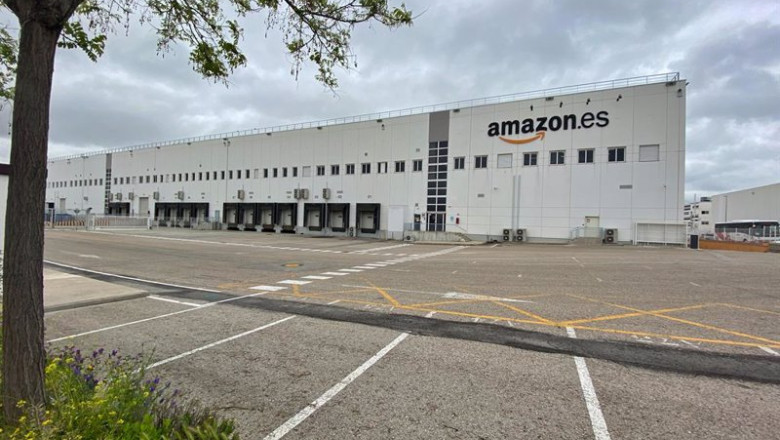 ep archivo fachada de amazon spain fulfillment la filial logistica del gigante de comercio ep archivo fachada de amazon spain fulfillment la filial logistica del gigante de comercio