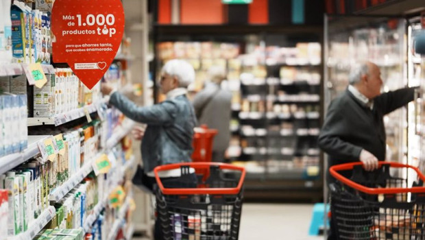 ep archivo   gente comprando en supermercado