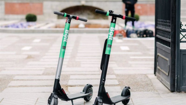 ep bolt llega a malaga con 250 patinetes electricos