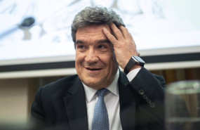 ep el gobernador del banco de espana jose luis escriva comparece en la comision de economia comercio 20250609194303