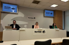 ep el jefe de estrategia comercial de banca de empresas de ibercaja tono ruiz la directora de banca
