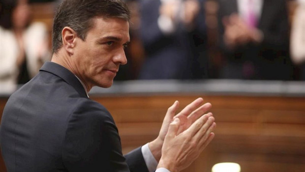 ep el presidente del gobierno pedro sanchez aplaude en el congreso de los diputados durante la