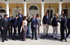 ep el presidente del pp alberto nunez feijoo tras la foto de familia junto a los barones del pp este