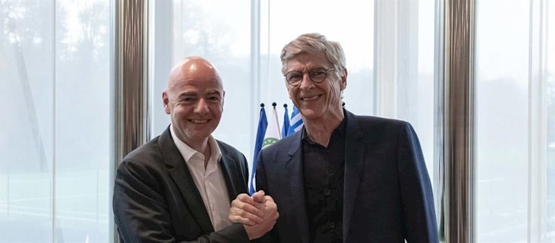 ep gianni infantino y arsene wenger