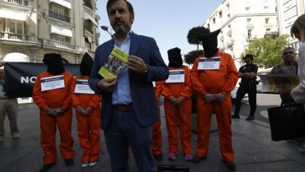 ep hazteoirorg con ignacio arsuaga llevaautobus frentecongreso
