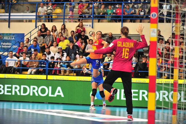 Las Guerreras de Viver se proclaman campeonas del XXI Torneo Internacional | RFEBM / J.L. RECIO ep las guerrerasviverproclaman campeonasxxi torneo internacional