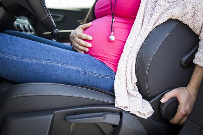 Mujer embarazada conduciendo | SEAT ep mujer embarazada conduciendo
