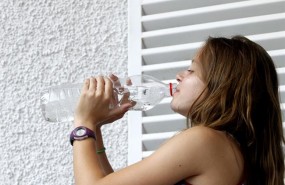 ep sol calor temperaturas buen tiempo bebiendo agua refrescarse