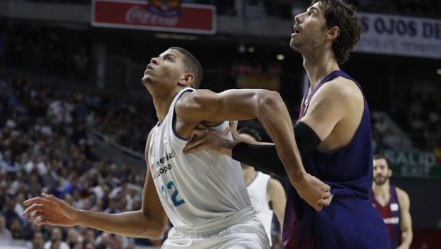 ep tavares real madrid ante tomic fc barcelona lassa