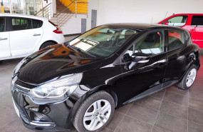 ep turismo de ocasion expuesto en un concesionario