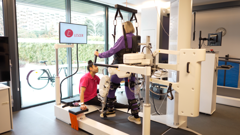 neurofisioterapeuta de lescer emeis y paciente en una maquina lokomat 20260409192416 