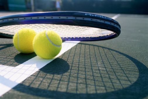 tenis pelotas raqueta