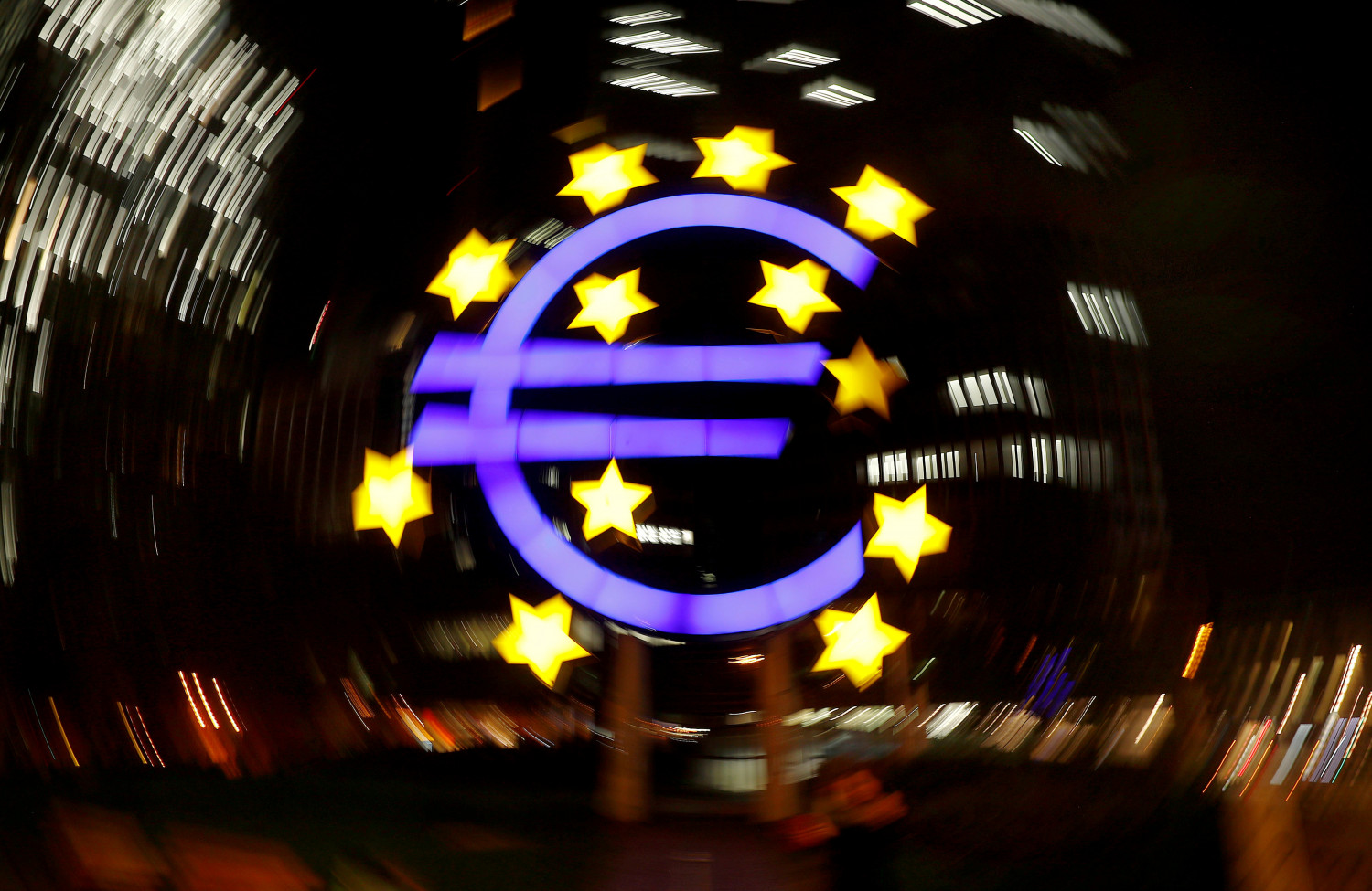 Un BCE persistentemente acomodaticio no subirá tipos si la inflación supera el 2%