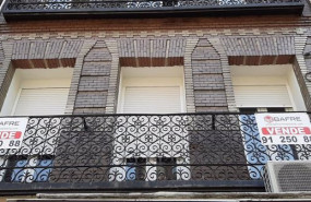ep archivo   cartel de se vende en el balcon de un piso de un edificio de madrid en una imagen de