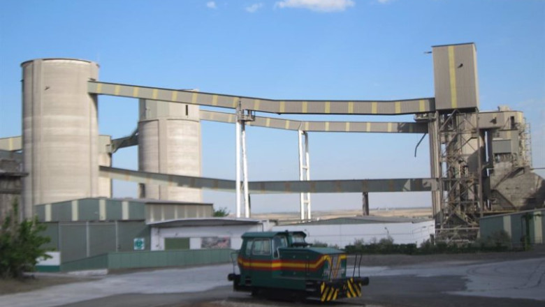 ep archivo cementera lafarge industria comercio exportaciones ep archivo cementera lafarge industria comercio exportaciones