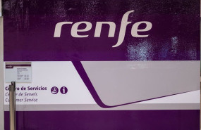 ep archivo   centro de servicios de renfe en la estacion de barcelona sants