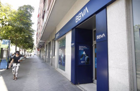 ep archivo   oficina del bbva en madrid con el nuevo logo de la compania