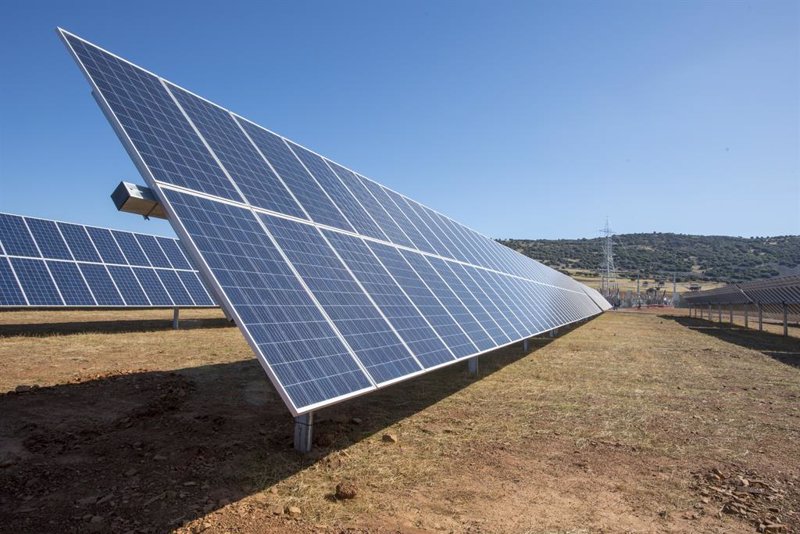 Naturgy invierte 70 millones en tres plantas fotovoltaicas en Extremadura