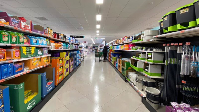 Archivo - Sección de productos y utensilios de limpieza en un supermercado de Madrid. | Eduardo Parra - Europa Press - Archivo ep archivo seccion de productos y utensilios de limpieza en un supermercado de madrid