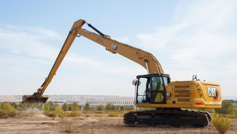 ep archivo   una excavadora de las obras de la ciudad de la justicia en el barrio madrileno de
