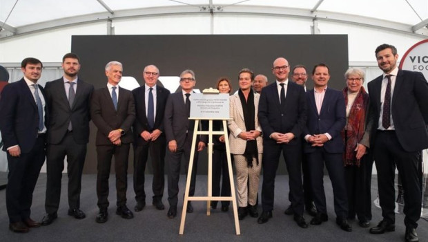 ep asistentes a la inauguracion de la planta de vicky foods en francia