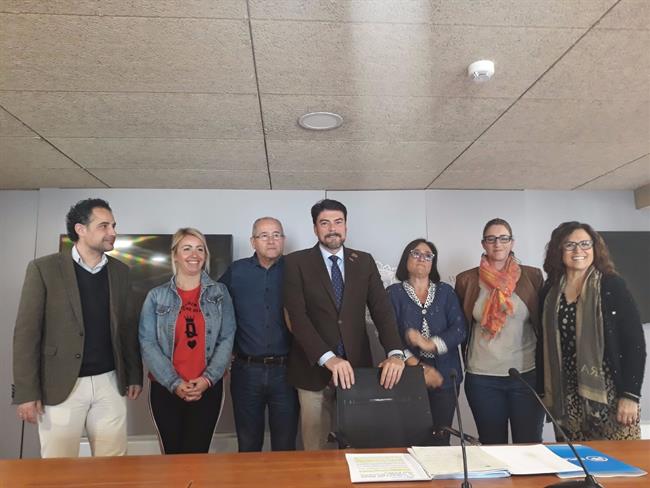 Barcala, en el centro, con seis de sus siete compañeros | EUROPA PRESS ep barcala encentro con seissus siete companeros