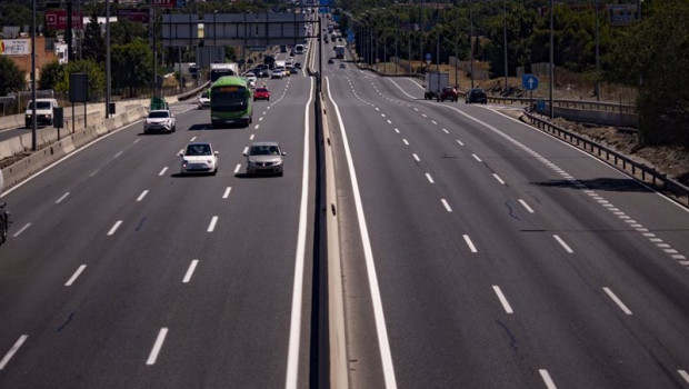 ep coches en una autovia espanola