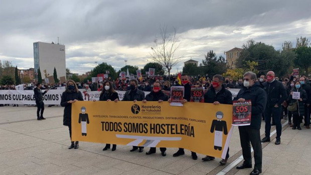 ep concentracion de la hosteleria ante la sede de las cortes de castilla y leon