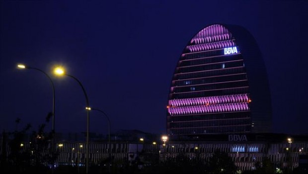 ep edificiobbva iluminadomoradola violenciagenero