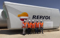 ep el consejero delegado de repsol josu jon imaz visita el proyecto eolico delta en aragon
