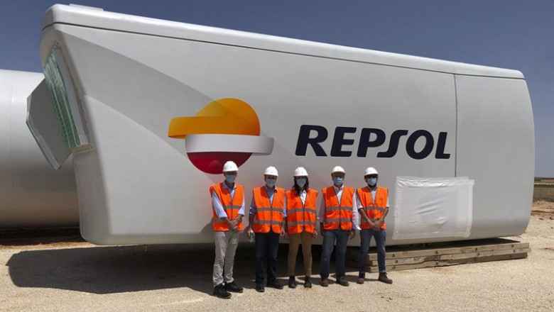 ep el consejero delegado de repsol josu jon imaz visita el proyecto eolico delta en aragon ep el consejero delegado de repsol josu jon imaz visita el proyecto eolico delta en aragon