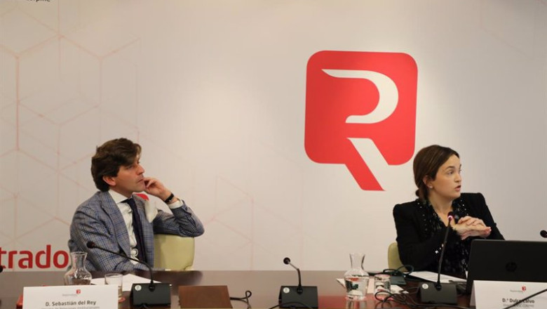 ep el director de relaciones institucionales del colegio de registradores sebastian del rey y la ep el director de relaciones institucionales del colegio de registradores sebastian del rey y la