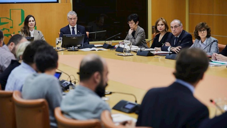 El Lehendakari, Iñigo Urkullu, y cuatro consejeros dan explicaciones ante la Diputación Permanente del Parlamento Vasco sobre las actuaciones del Gobierno Vasco tras el derrumbe del vertedero de Zaldibar | PARLAMENTO VASCO ep el lehendakari inigo urkullu y cuatro consejeros dan explicaciones ante la diputacion permanente