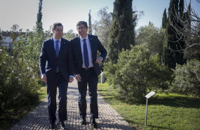 ep el presidente de la junta de andalucia juanma moreno i junto al vicepresidente de la junta de