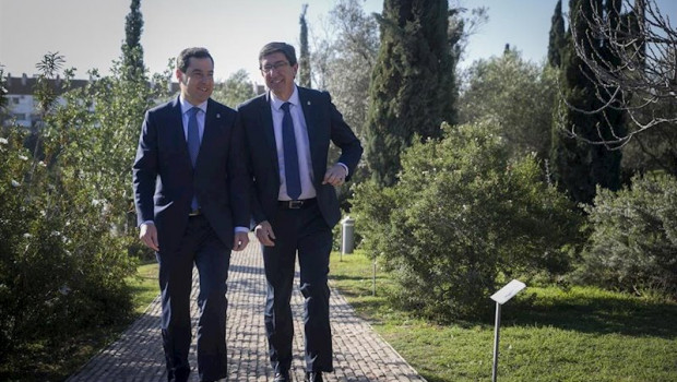 ep el presidente de la junta de andalucia juanma moreno i junto al vicepresidente de la junta de