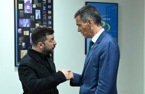 ep el presidente del gobierno pedro sanchez conversa con el presidente de ucrania volodimir zelenski