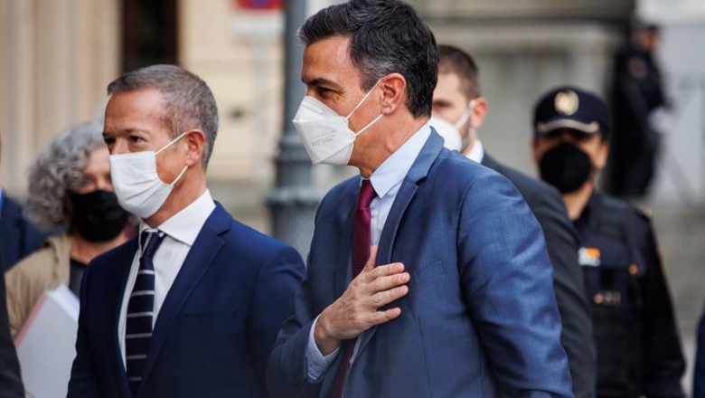 ep el presidente del senado ander gil i y el presidente del gobierno pedro sanchez d a su llegada a ep el presidente del senado ander gil i y el presidente del gobierno pedro sanchez d a su llegada a