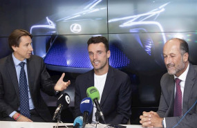 ep i-d el director de marketing de lexus espana aurelio garcia el tenista roberto bautista embajador