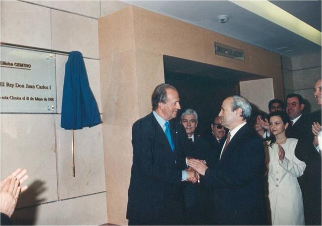 ep inauguracionla clinica cemtromayo1998 conrey juan carlos