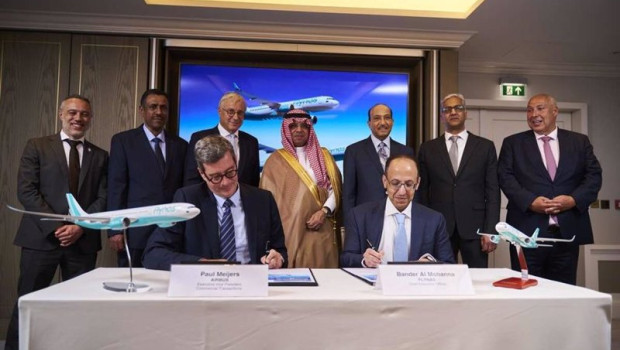 ep la low cost flynas firma un acuerdo por 75 aviones adicionales de la familia airbus a320neo y 15