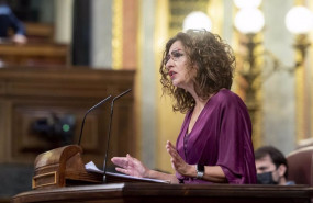 ep la ministra de hacienda maria jesus montero interviene en una sesion plenaria en el congreso para