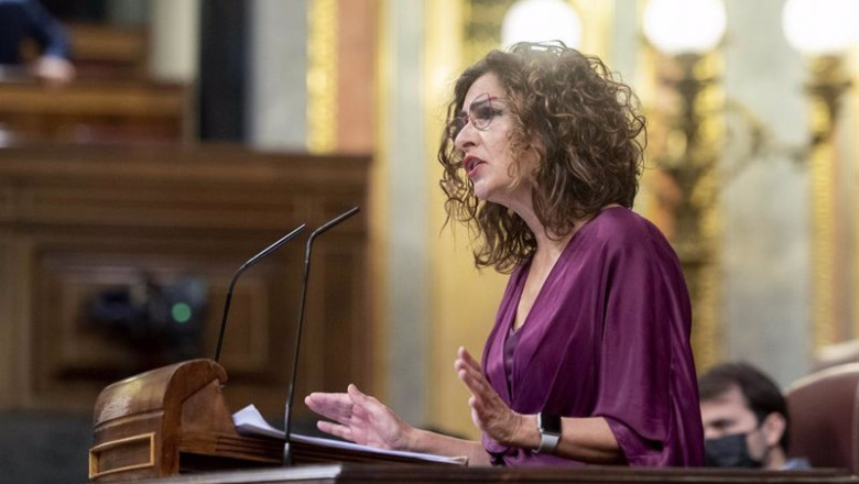 ep la ministra de hacienda maria jesus montero interviene en una sesion plenaria en el congreso para