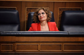 ep la vicepresidenta primera y ministra de hacienda maria jesus montero durante una sesion plenaria 20250508141003