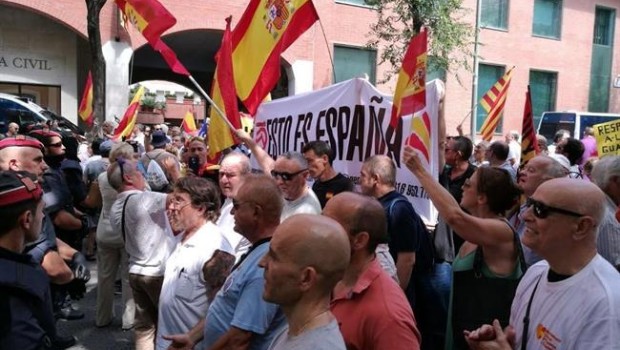 ep manifestacionbarcelonafavorla guardia civil