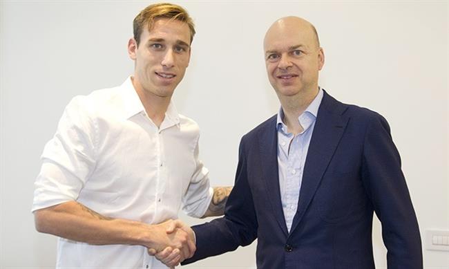 ep milanoficialfichajelucas biglia